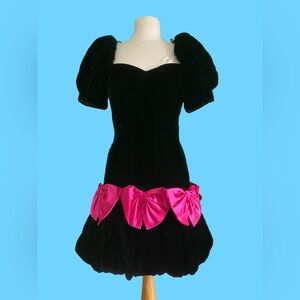 Vintage 80s Black mini Dress with puffy sleeves and pink satin bowties